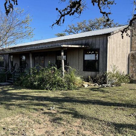 Tarpley West 1077 Guest Ranch - Retreat Bed & Breakfast エクステリア 写真