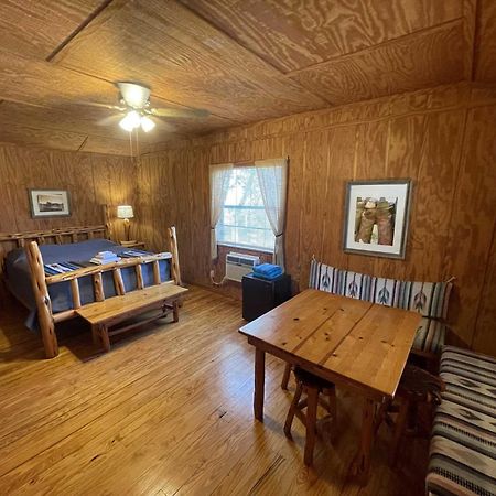 Tarpley West 1077 Guest Ranch - Retreat Bed & Breakfast エクステリア 写真