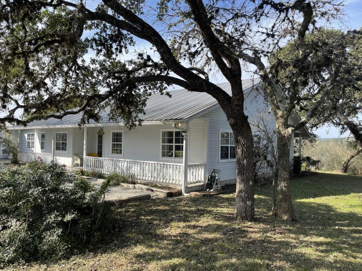 Tarpley West 1077 Guest Ranch - Retreat Bed & Breakfast エクステリア 写真