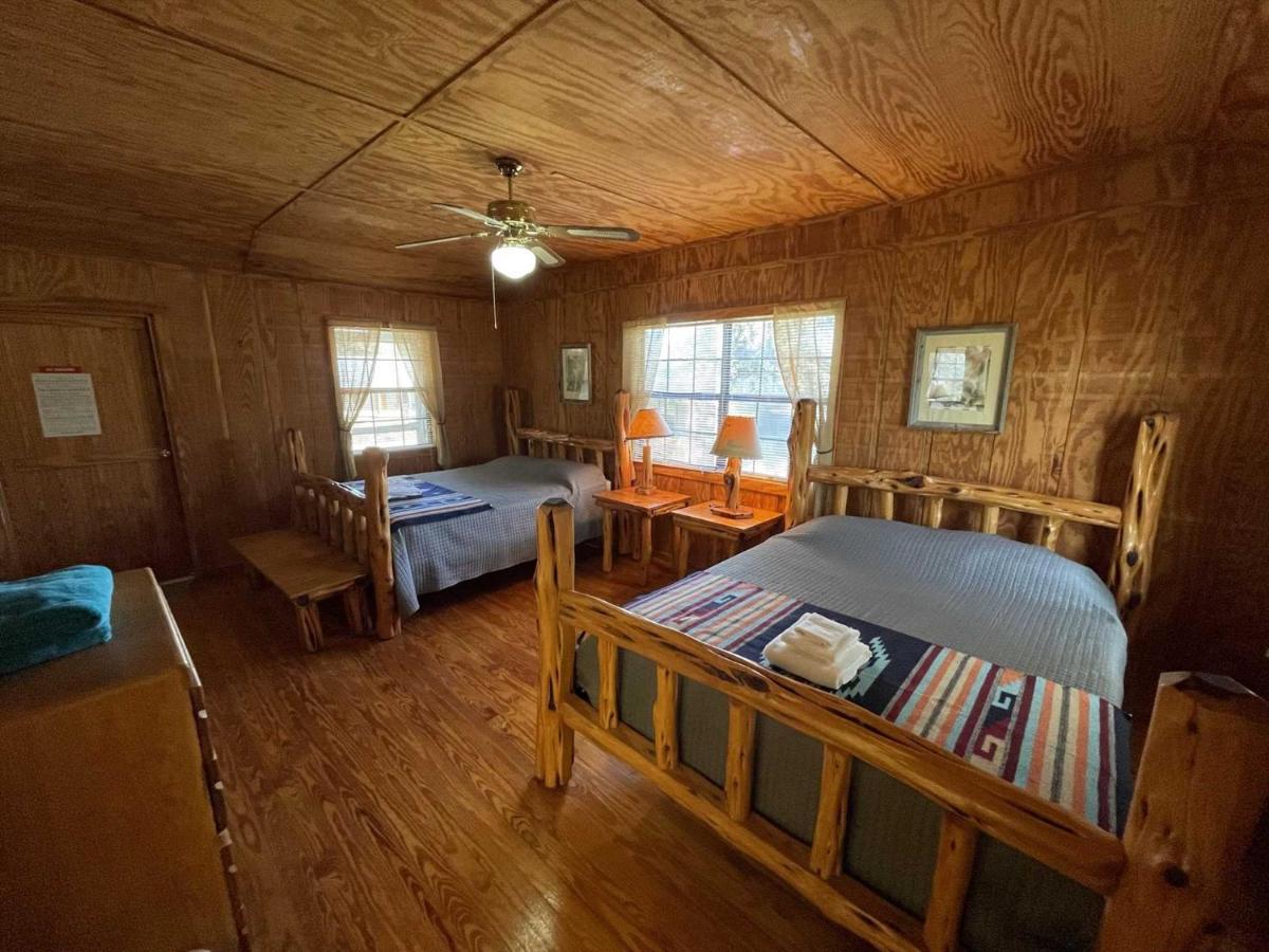 Tarpley West 1077 Guest Ranch - Retreat Bed & Breakfast エクステリア 写真