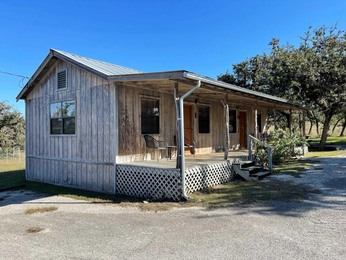 Tarpley West 1077 Guest Ranch - Retreat Bed & Breakfast エクステリア 写真