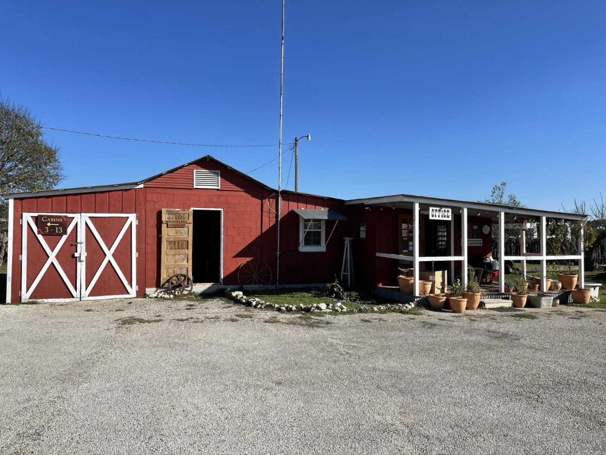 Tarpley West 1077 Guest Ranch - Retreat Bed & Breakfast エクステリア 写真