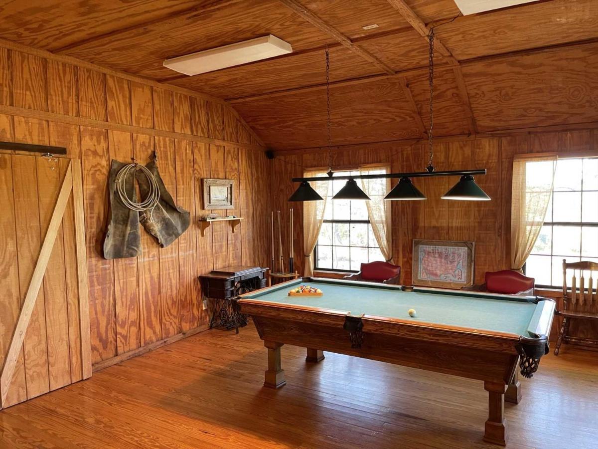 Tarpley West 1077 Guest Ranch - Retreat Bed & Breakfast エクステリア 写真